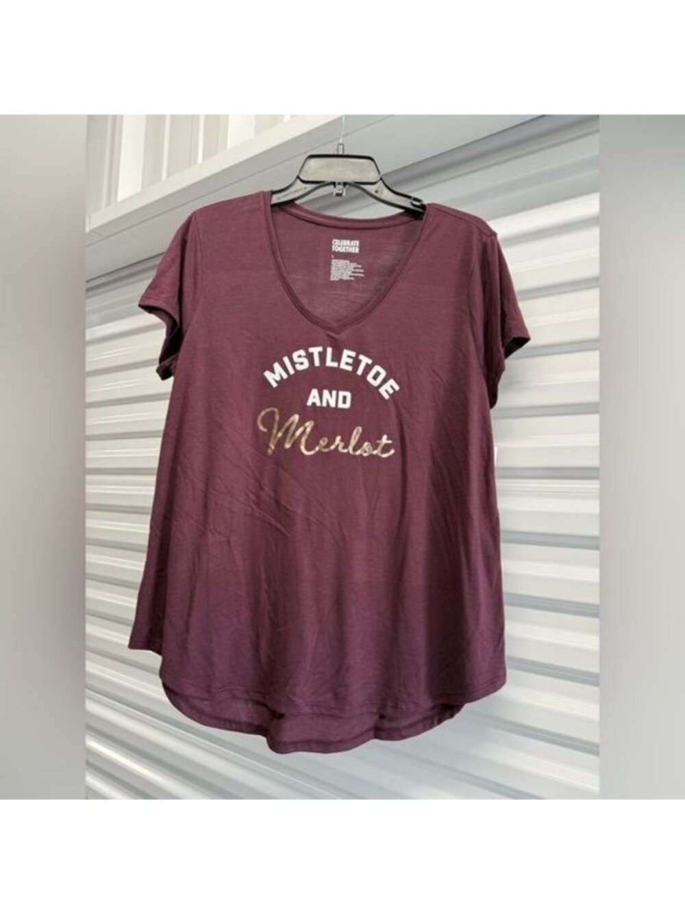 Celebrate Together Women’s L Mistletoe Merlot Christmas Graphic Tee Burgundy NWT